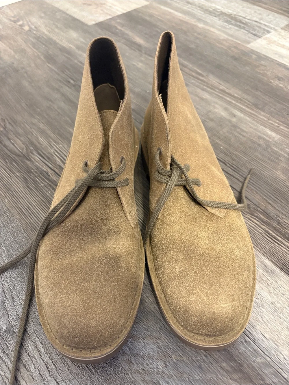 Clarks Men's Suede Chukka Boots in Tan